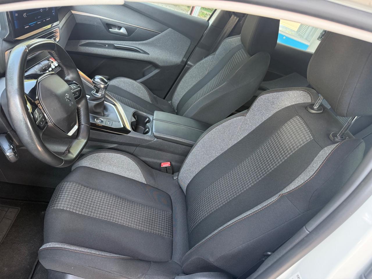 Peugeot 3008 BlueHDi 130 S&S Active Business