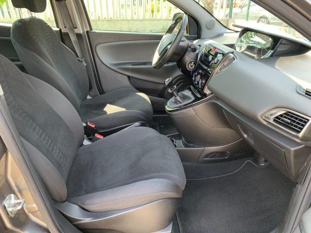 LANCIA Ypsilon 1.2 69 CV 5 porte Platinum