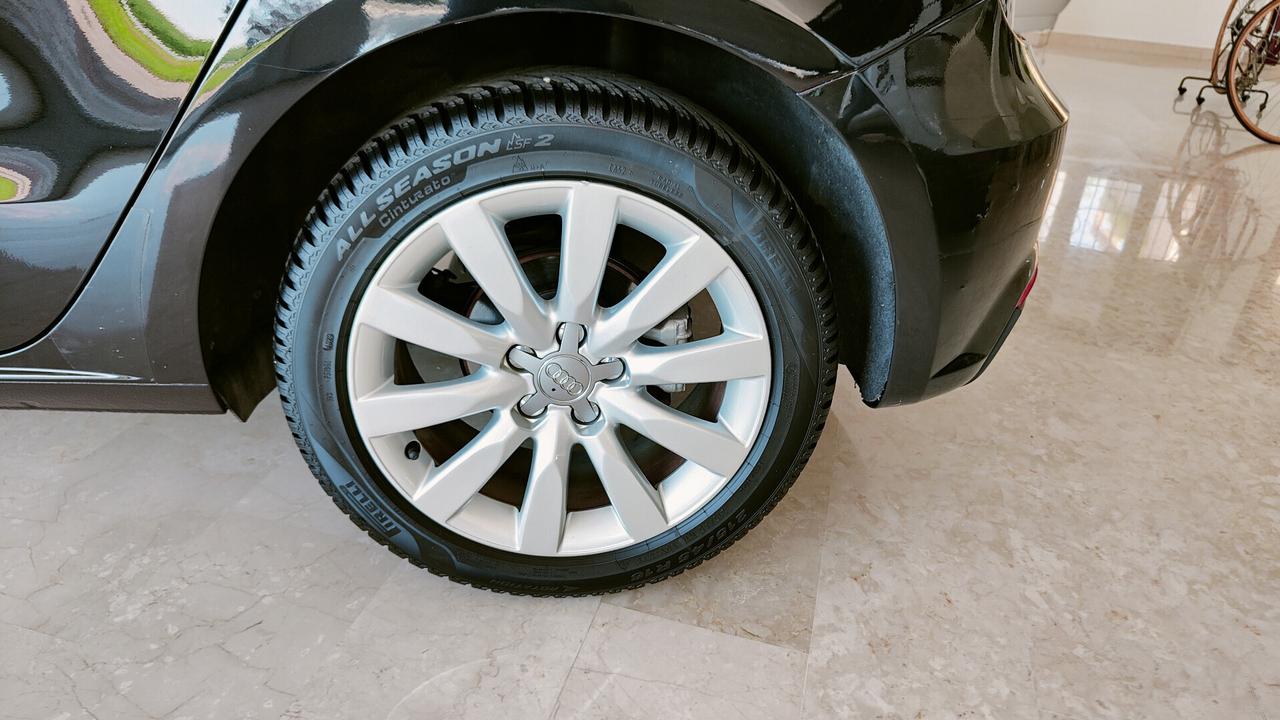 Audi A1 1.4 TDI S tronic OK NEO PATENTATI 5 PORTE