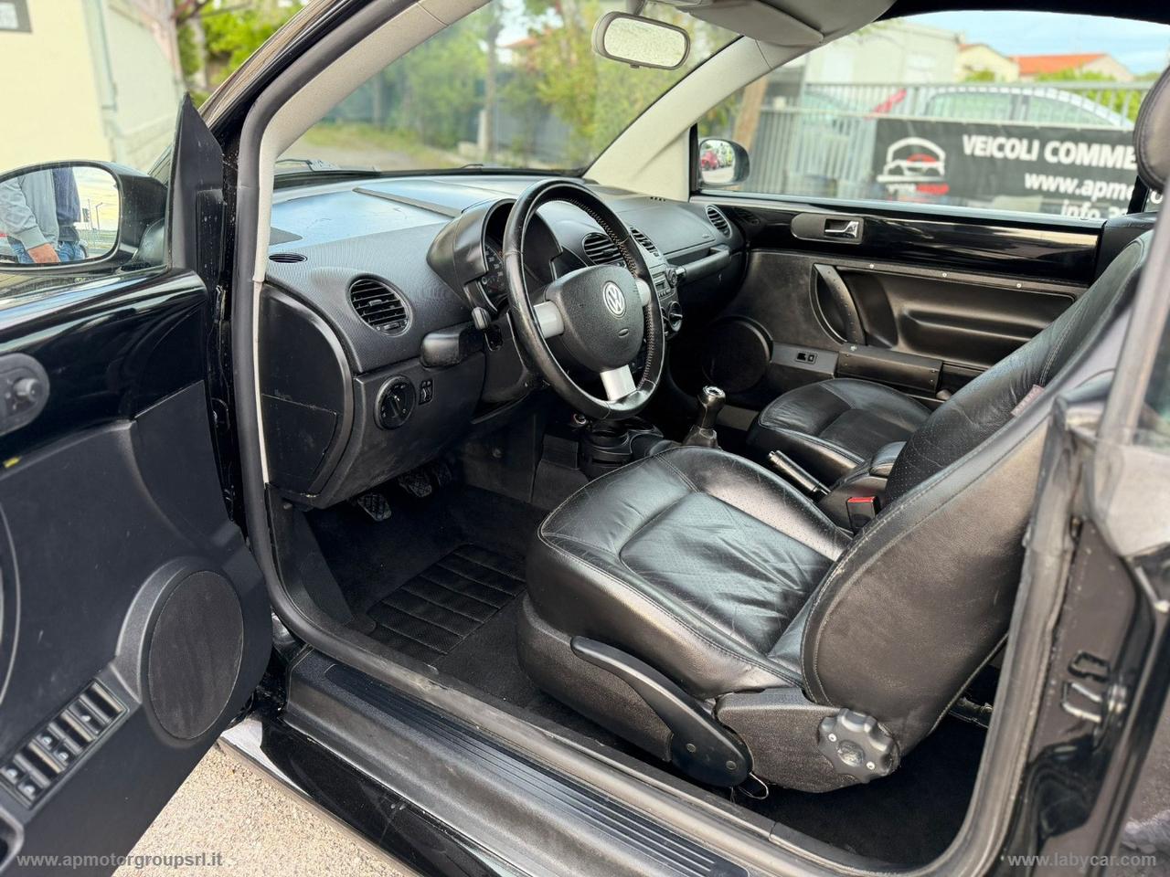 VOLKSWAGEN New Beetle 1.4 16V Cabrio