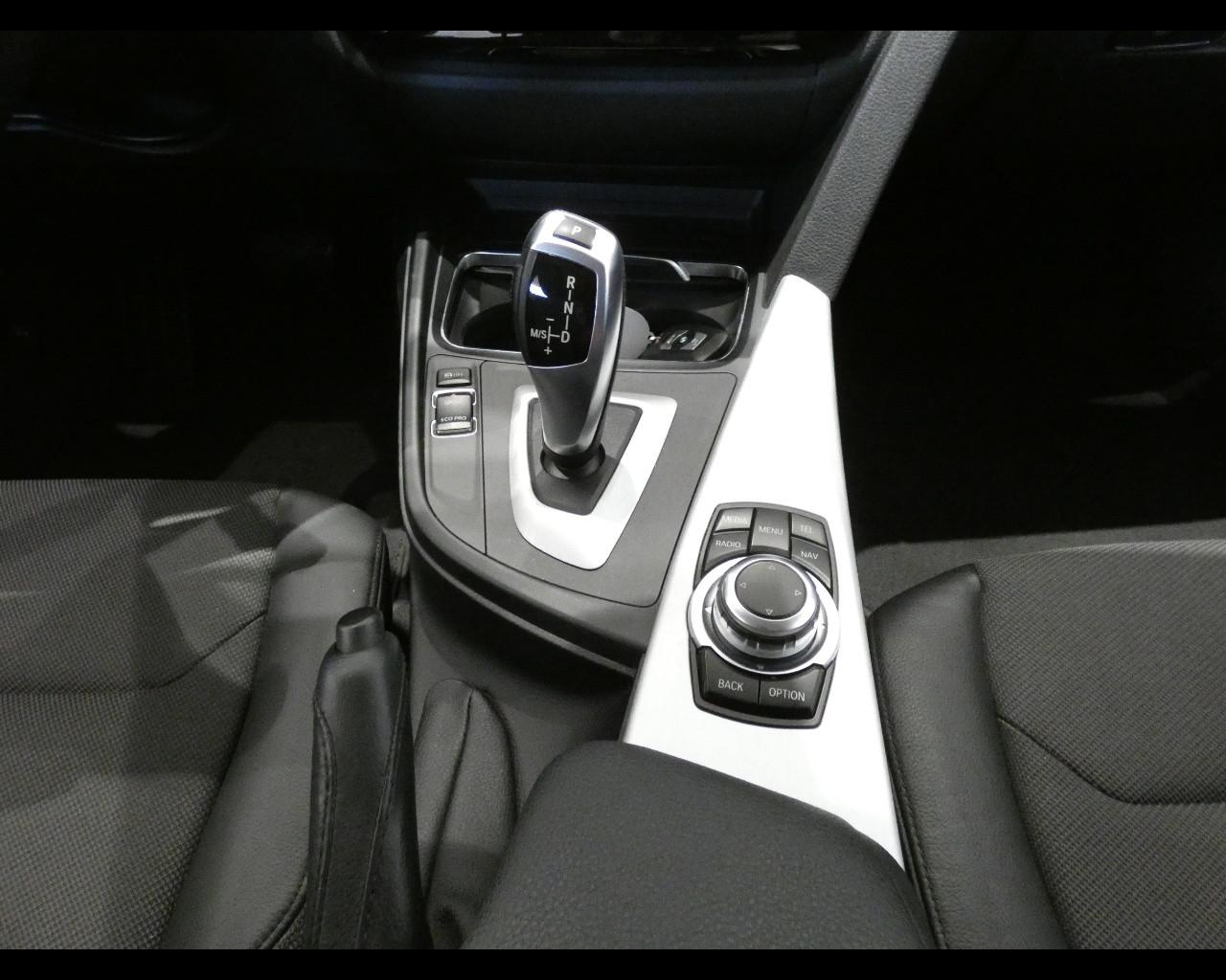 BMW Serie 3 (F30/31) - 318d Touring Business Advantage aut.
