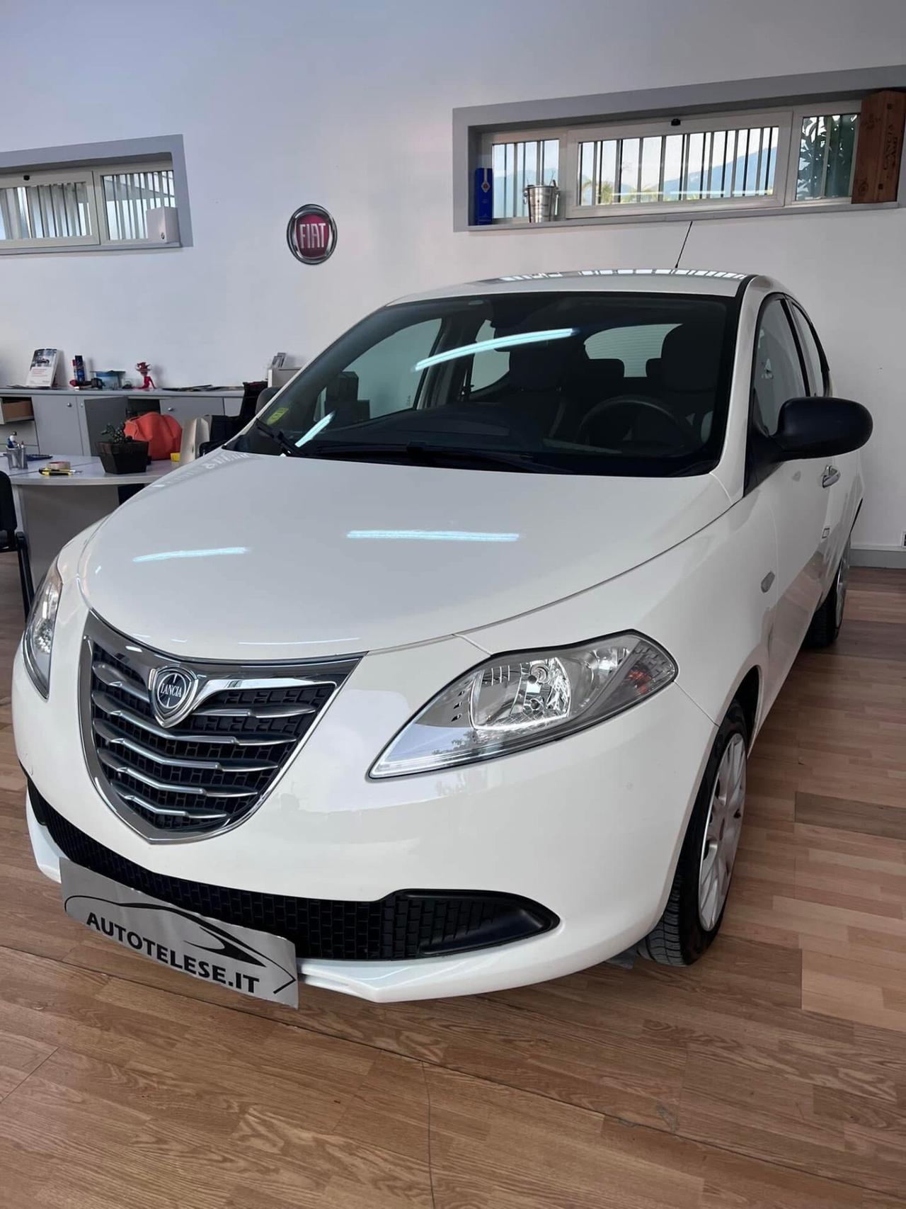 Lancia Ypsilon 1.2 69 CV 5 porte GPL Ecochic Silver
