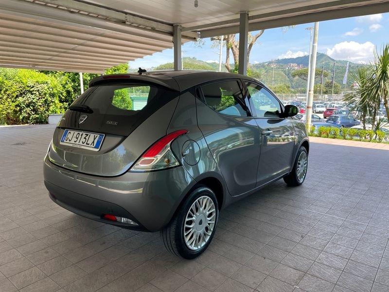 Lancia Ypsilon 1.0 FireFly 70cv S&S Hybrid SILVER