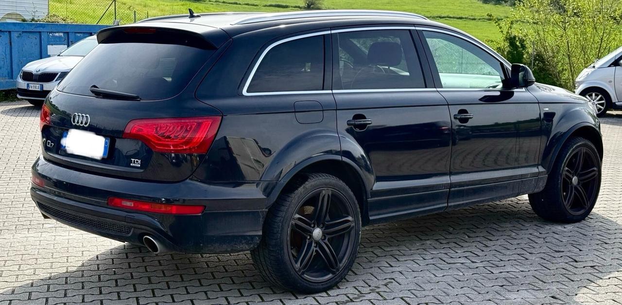 Audi Q7 3.0 V6 TDI 245 CV clean 7 posti quattro tiptronic edition