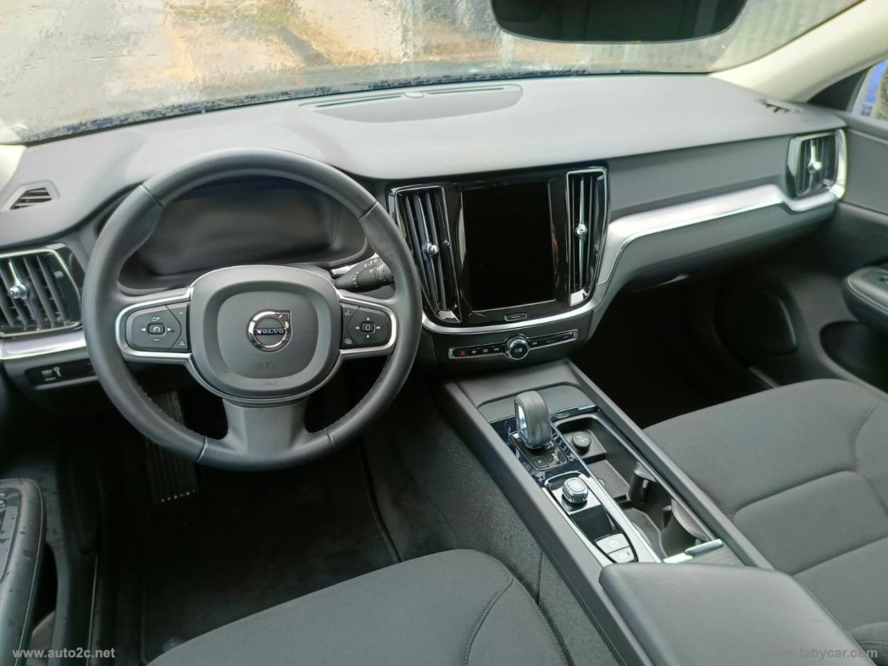 VOLVO V60 B4