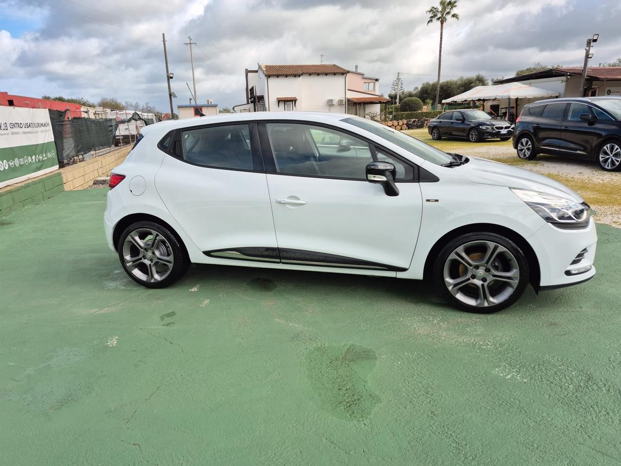 Renault Clio 1.5 dci 75 CV 5 Moschino Zen