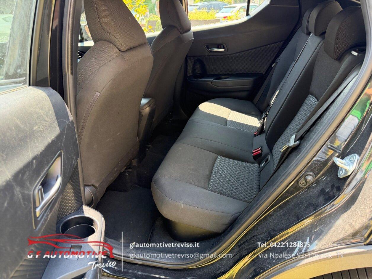 Toyota C-HR 1.8h Business e-cvt