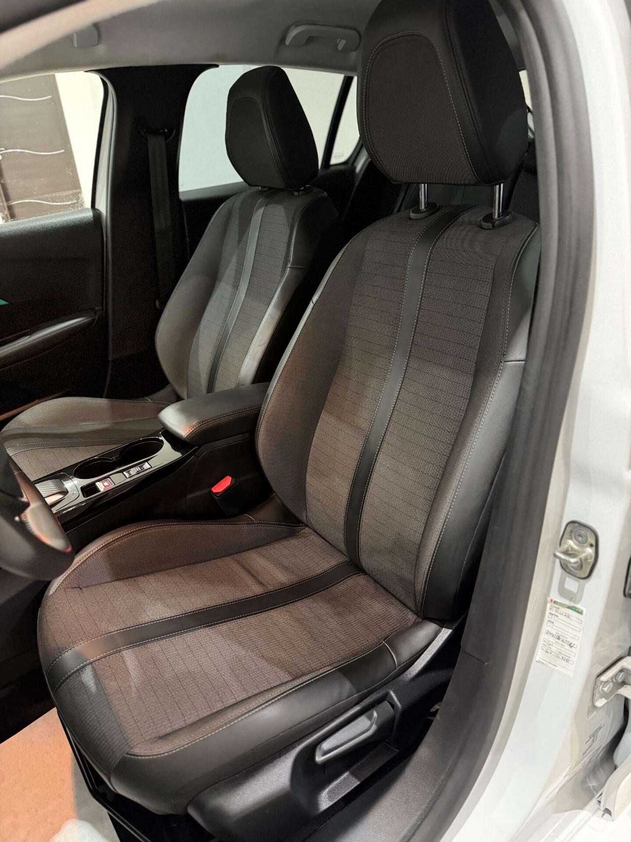 Peugeot 208 PureTech 100 Stop&Start EAT8 5 porte Allure