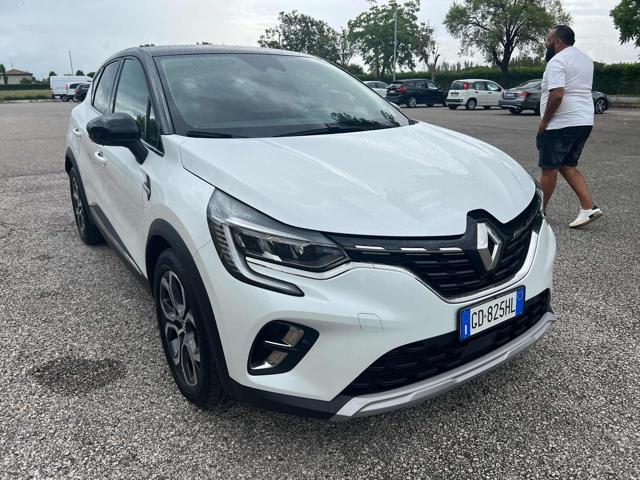RENAULT Captur Plug-in Hybrid E-Tech 160 CV Initiale Paris
