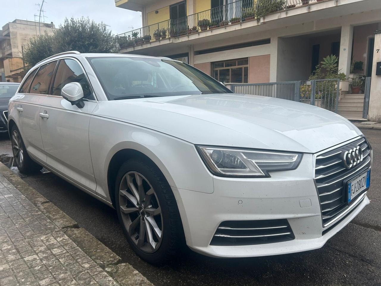 Audi A4 SW 2.0 TDI 150CV Aut. Sport *TETTO APR.