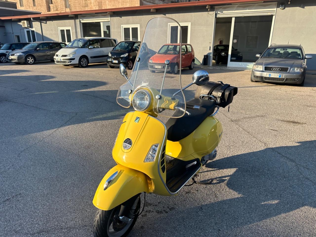 Piaggio Vespa 250 GTS