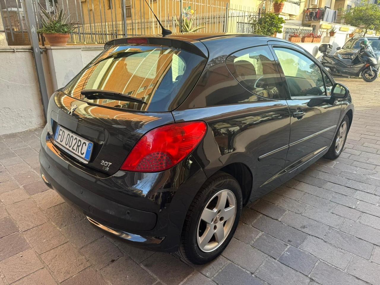 Peugeot 207 1.4 8v 75cv 3P xline eco GPL