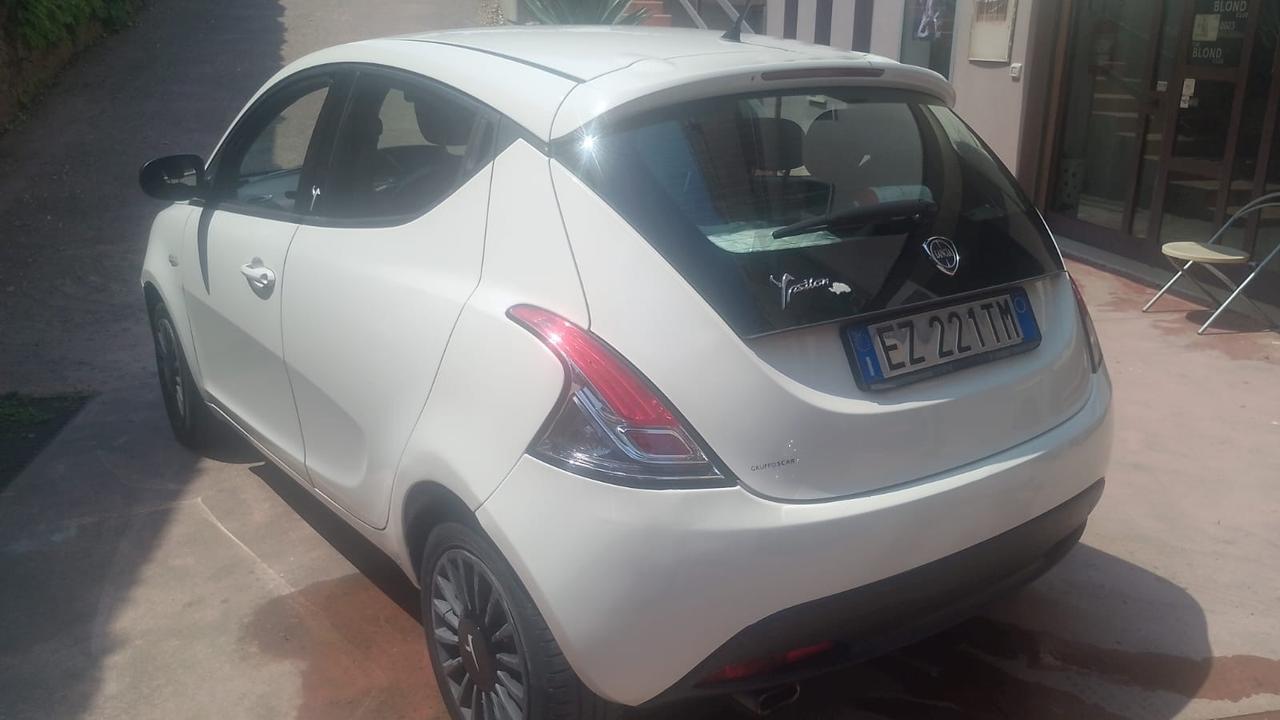 Lancia Ypsilon 1.2 GPL - 2015