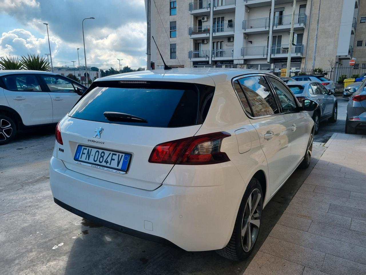 Peugeot 308 BlueHDi 120cv S&S Allure