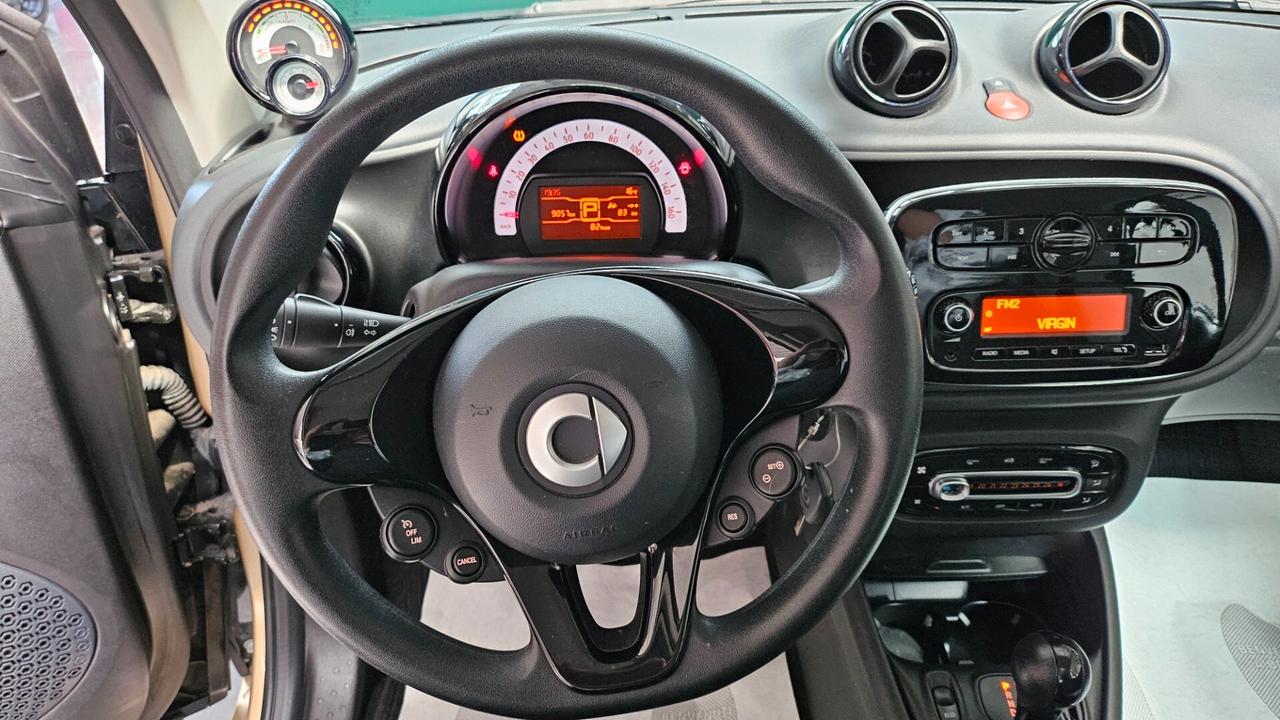 Smart ForTwo EQ Passion KM 9.000!!