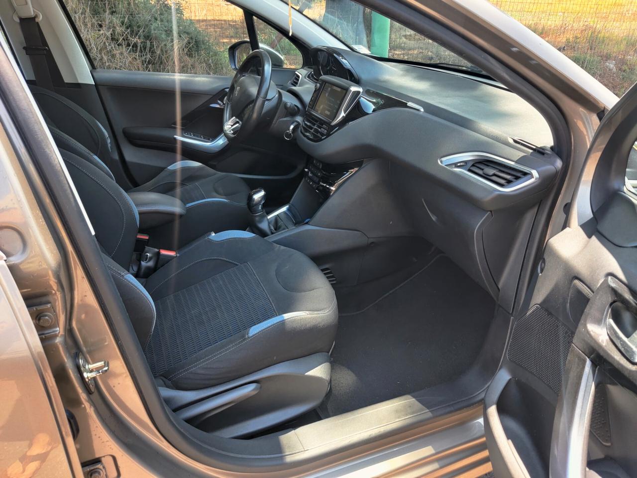 Peugeot 208 1.4 HDi 68 CV 5 porte Allure