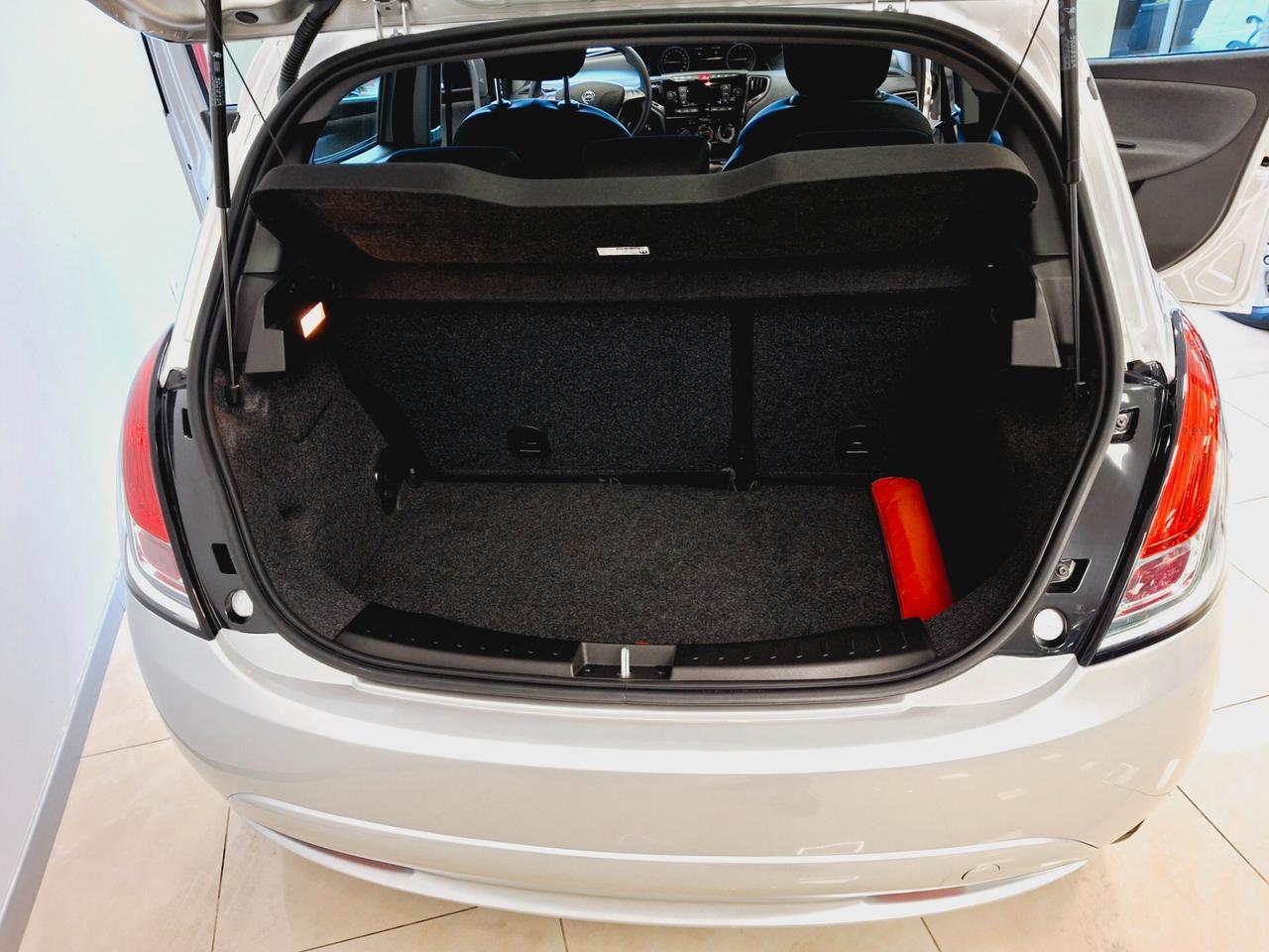 Lancia Ypsilon 1.0 FireFly 5 porte S&S Hybrid Gold