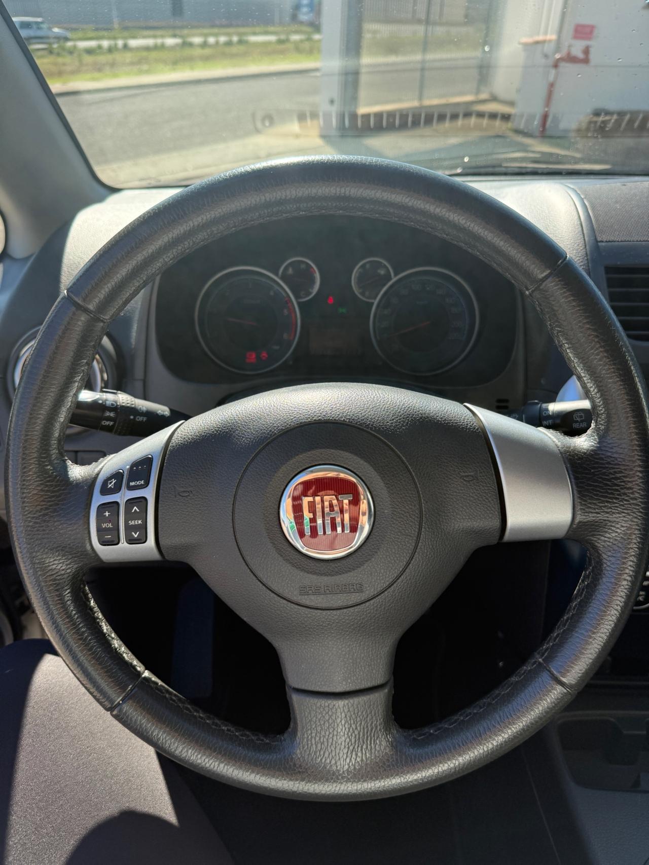 Fiat Sedici 2.0 MJT 16V DPF 4x4 Emotion MY13"