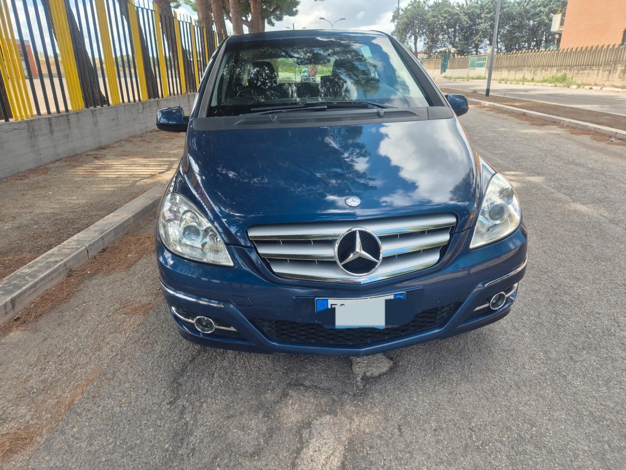 Mercedes classe B 180 SPORT 109CV ANNO 2010