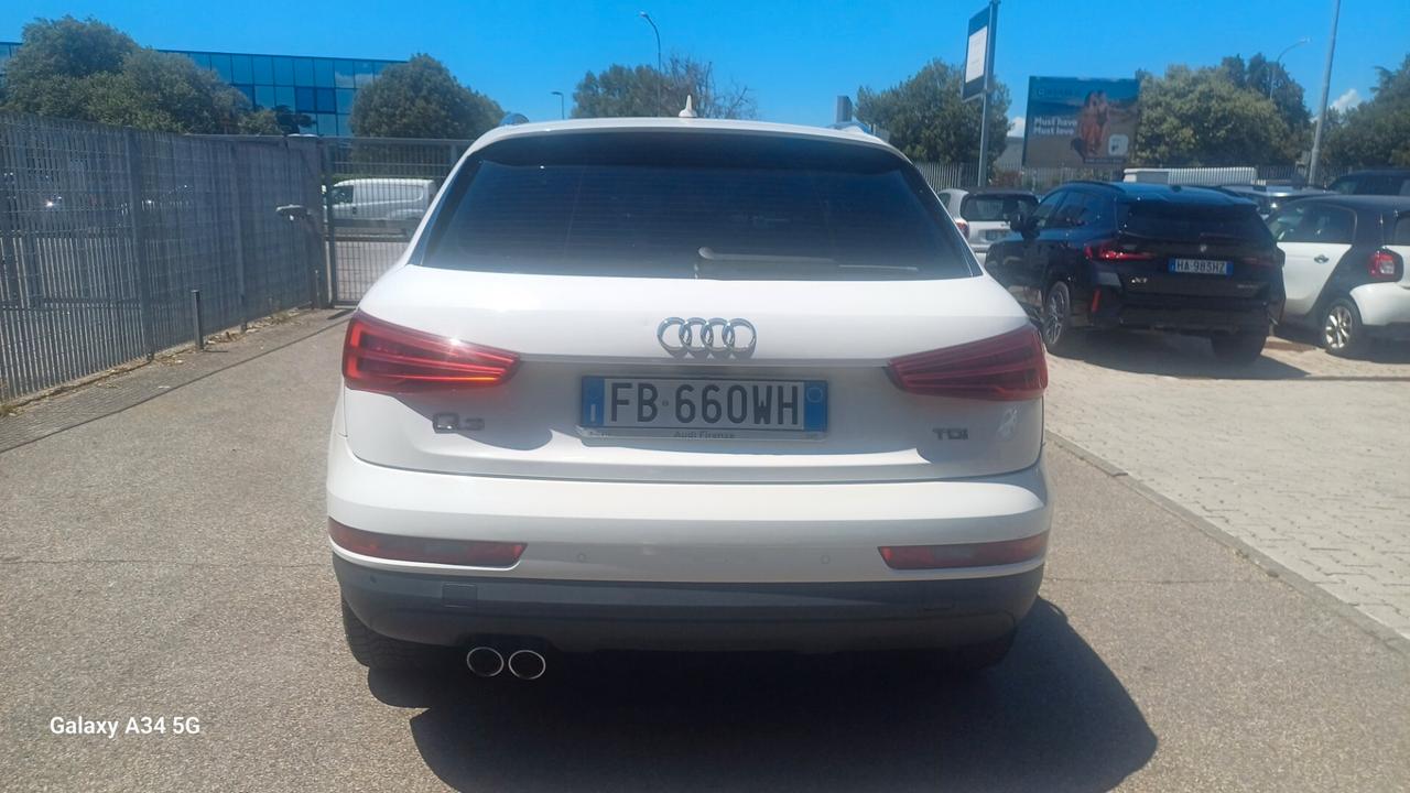 Audi Q3 2.0 TDI 150 CV S-Line Esterno