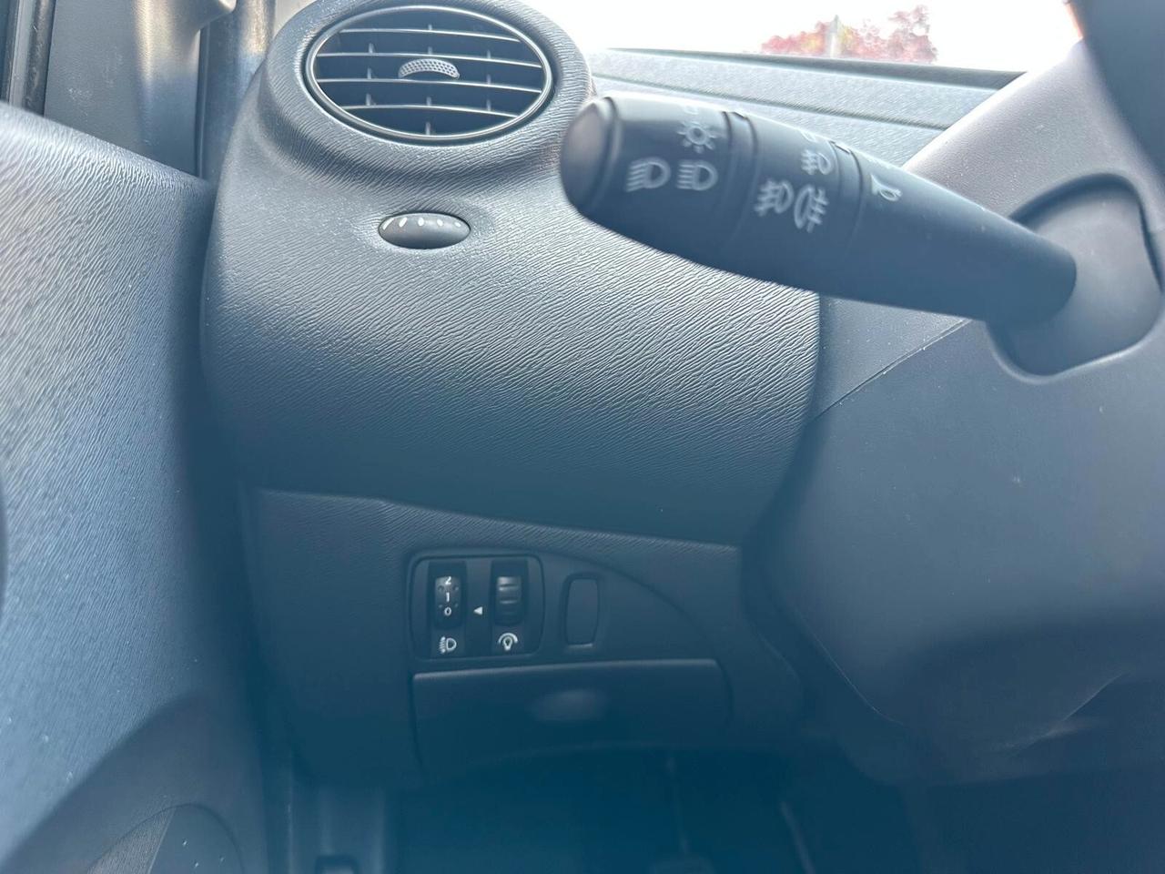 Renault Twingo 1.2 16V Live