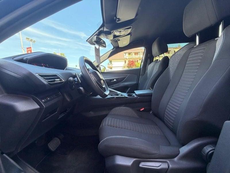 Peugeot 3008 BlueHDI 130 EAT8 Active Pack, FULL LED, RETROCAMERA