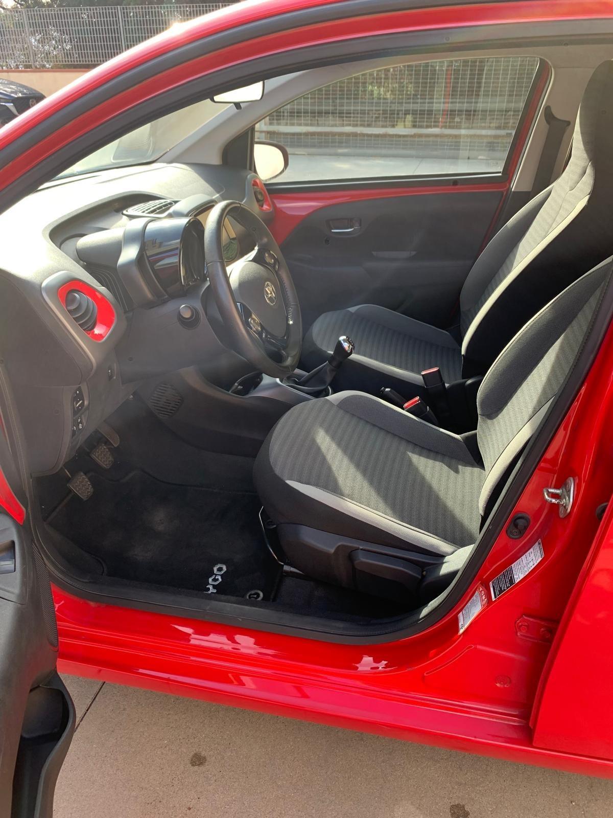 Toyota Aygo 1.0 VVT-i 72 CV 5 porte x-fun
