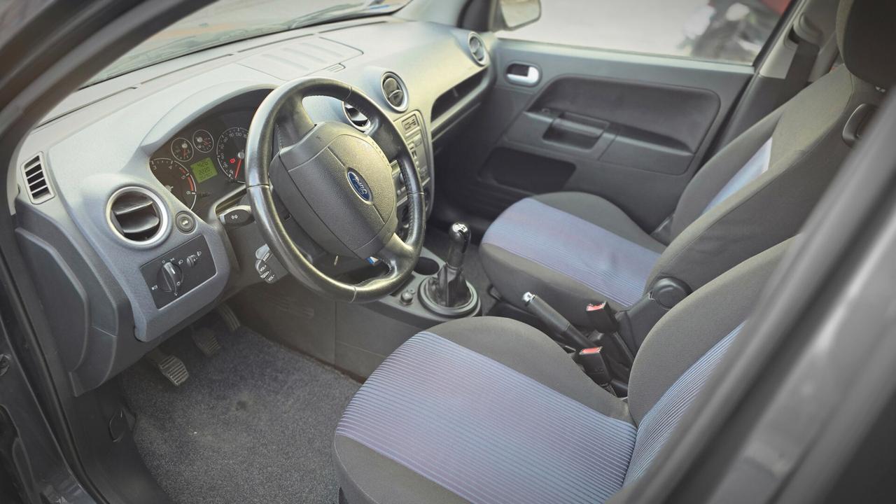 Ford Fusion 1.6 TDCi 5p. Collection