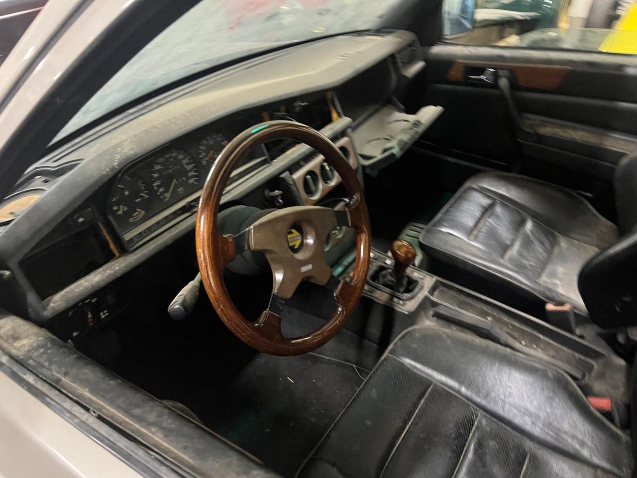 Mercedes 190 2.3 16v DA SISTEMARE
