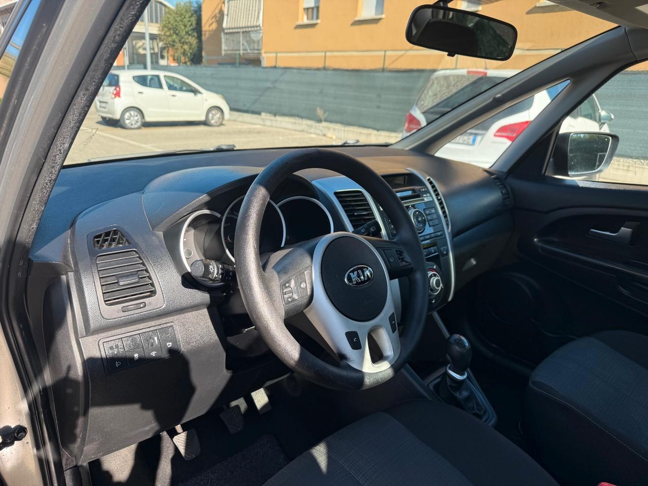 Kia Venga 1.4 GPL - NEOP. - TETTO - 12 MESI DI GARANZIA -