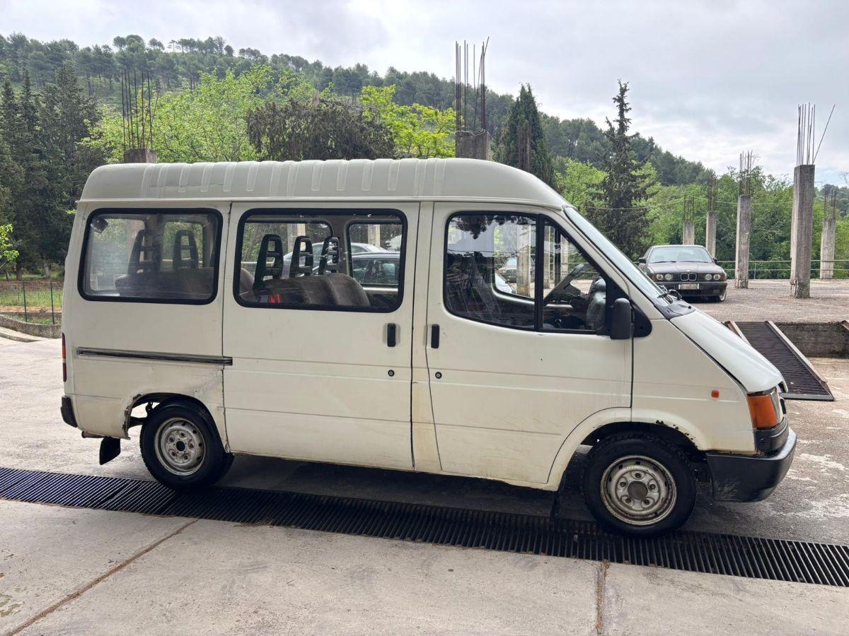Ford Transit 2.5d 9 posti Classic