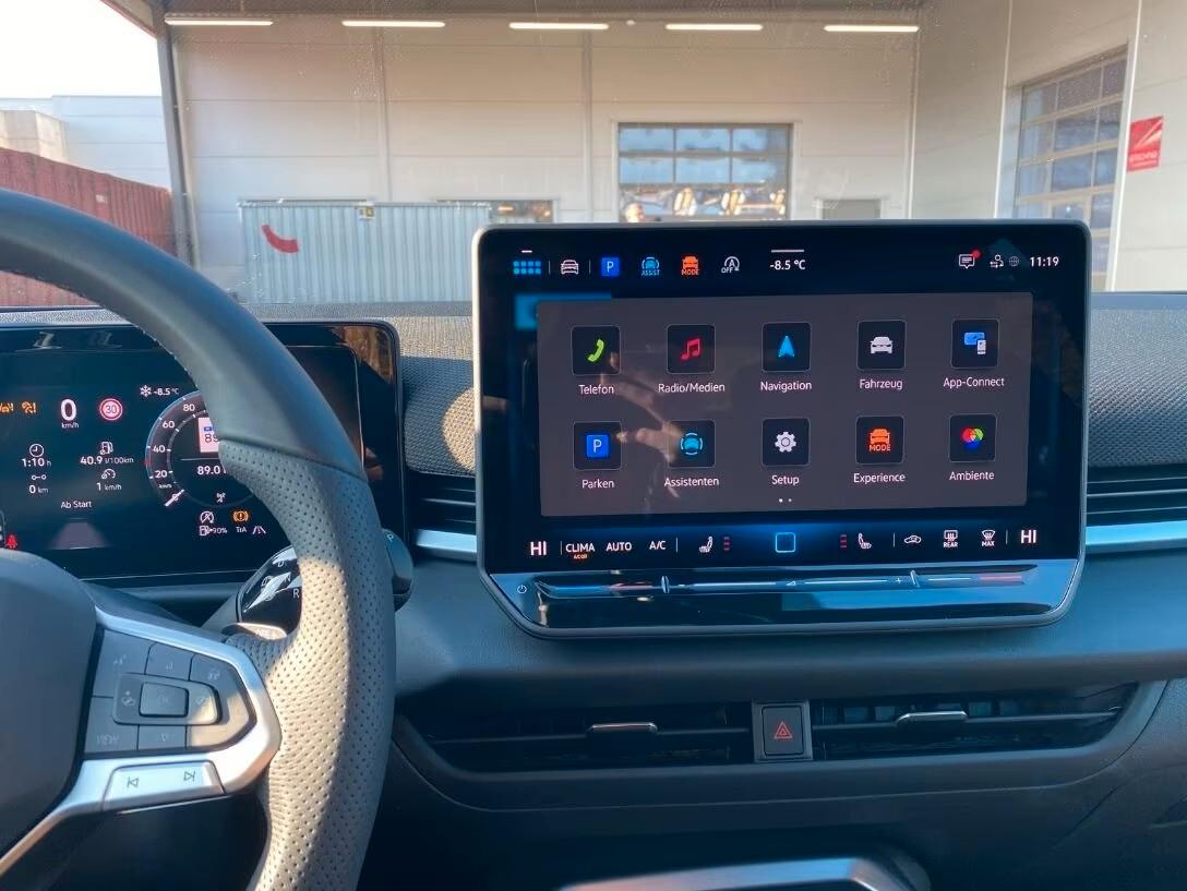 Volkswagen*T-Roc*1.5*eTSI*150CV*DSG*R-Line*ACC*LED*18"*