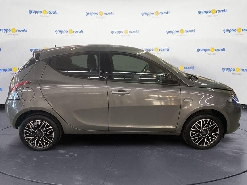 Lancia Ypsilon New 5 porte My24 1.0 Firefly 70 CvStart&Stop Hybrid Oro