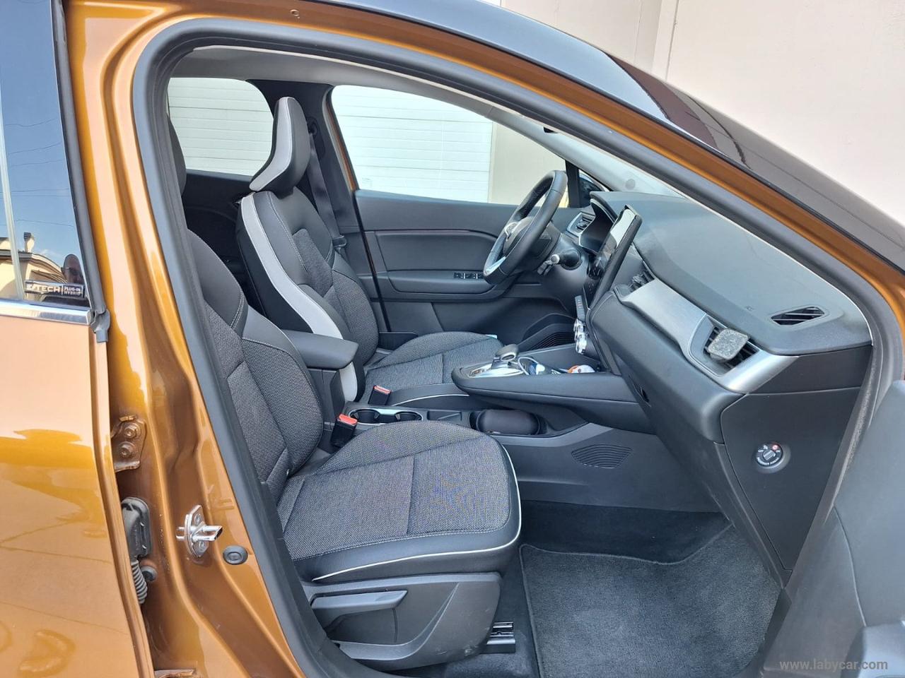 RENAULT Captur INTENSE Plug-in Hybrid E-Tech TETTO 160 CV