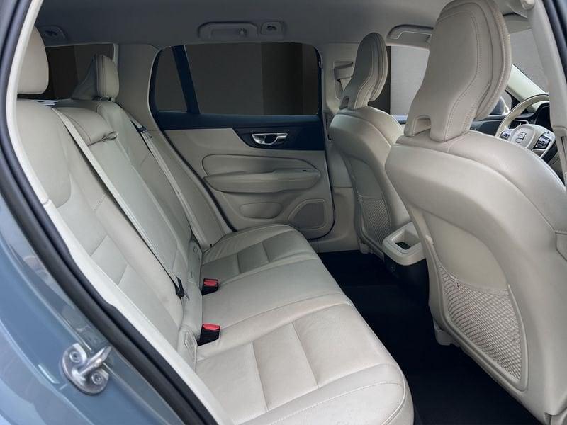 Volvo V60 Cross Country B4 D AWD autom. PLUS