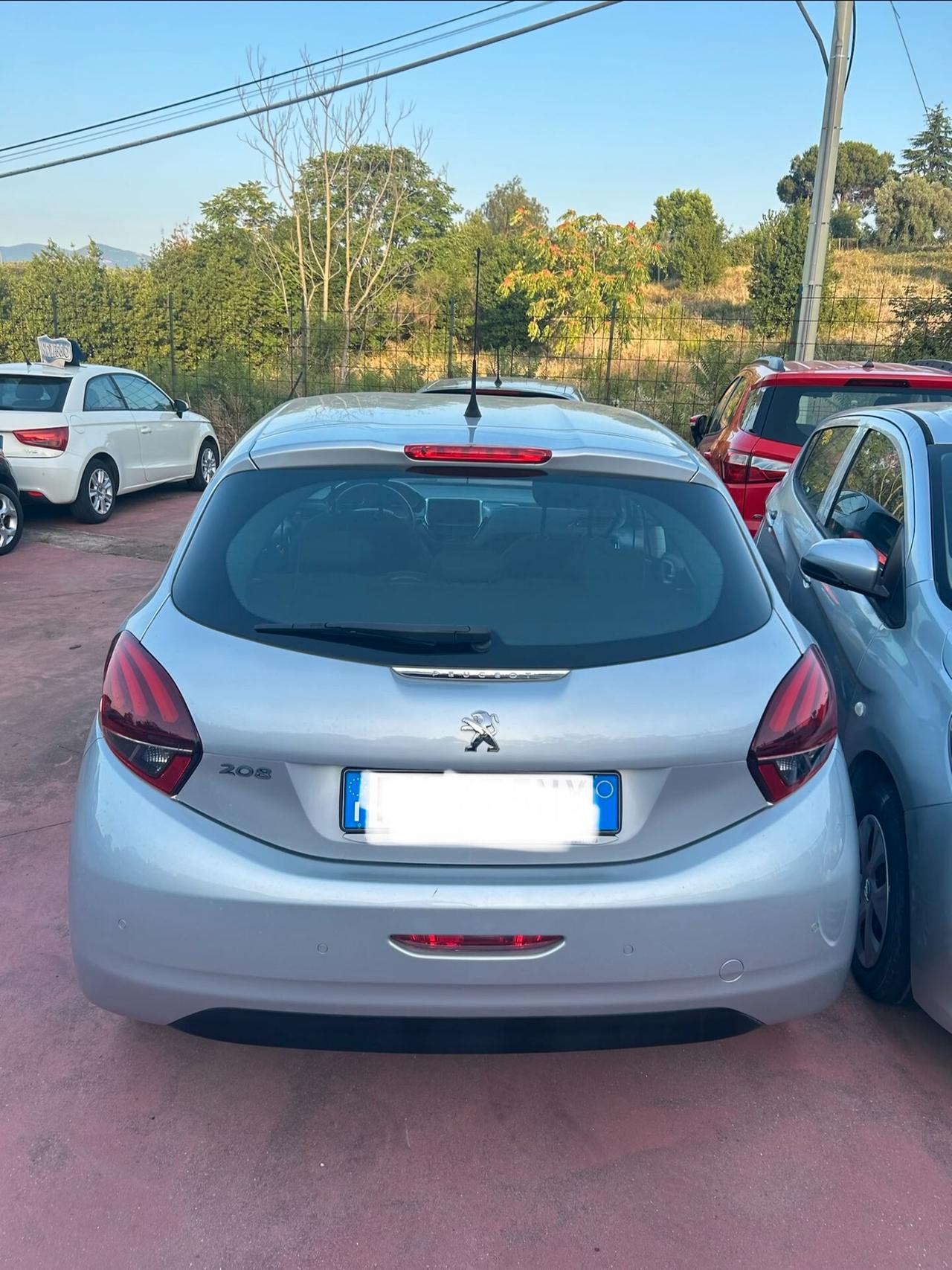 Peugeot 208 PureTech 82 5p. GPL Allure
