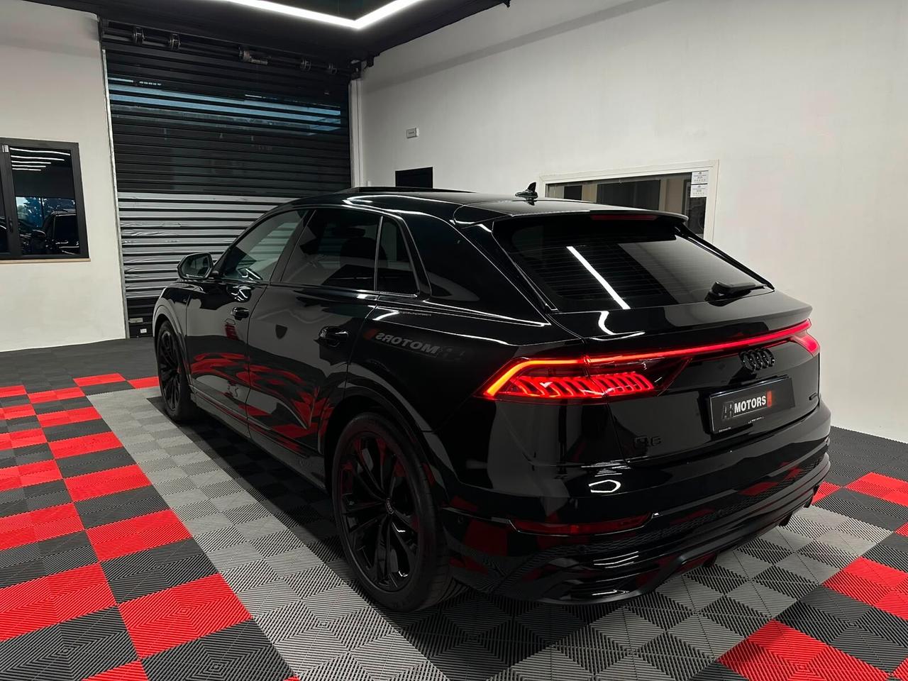 Audi Q8 TOTAL BLACK/MATRIX/TETTO LEASING