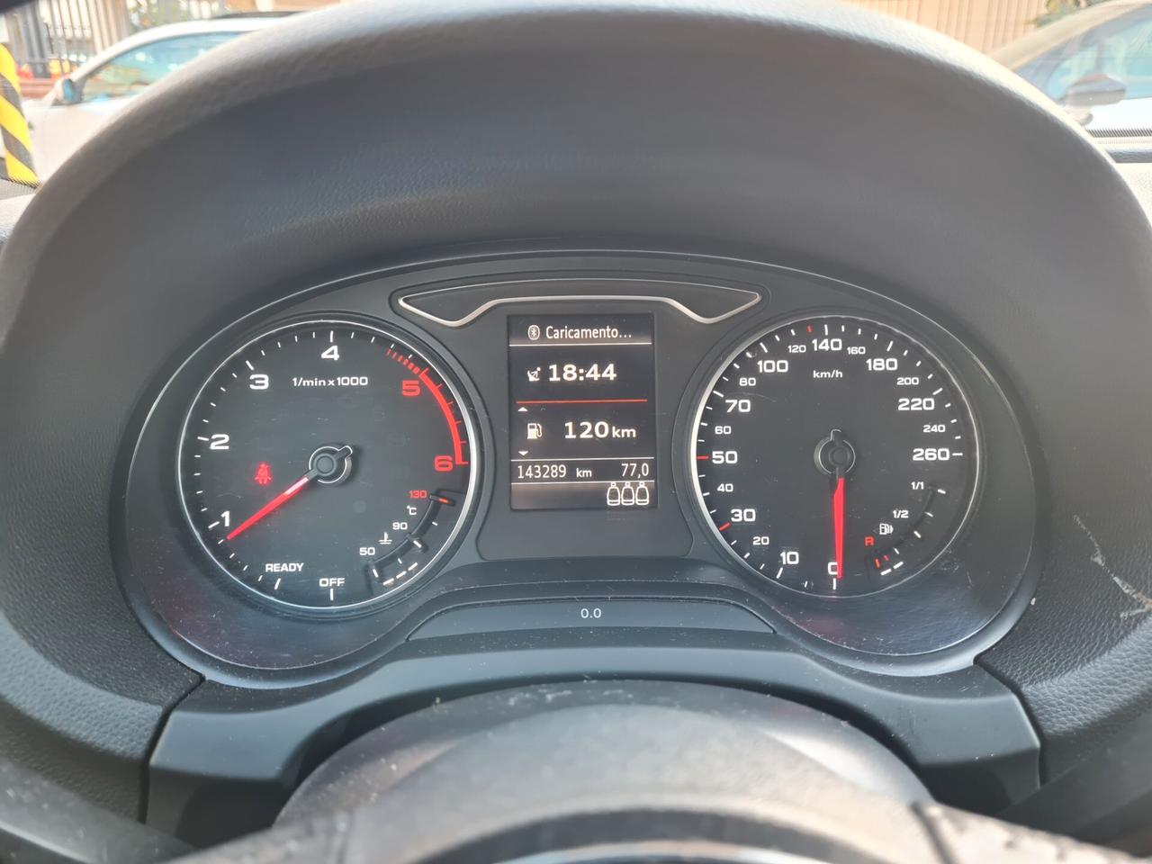 Audi A3 Sportback - 1.6 TDI Sport . Cerchi da 18 pollici Carplay