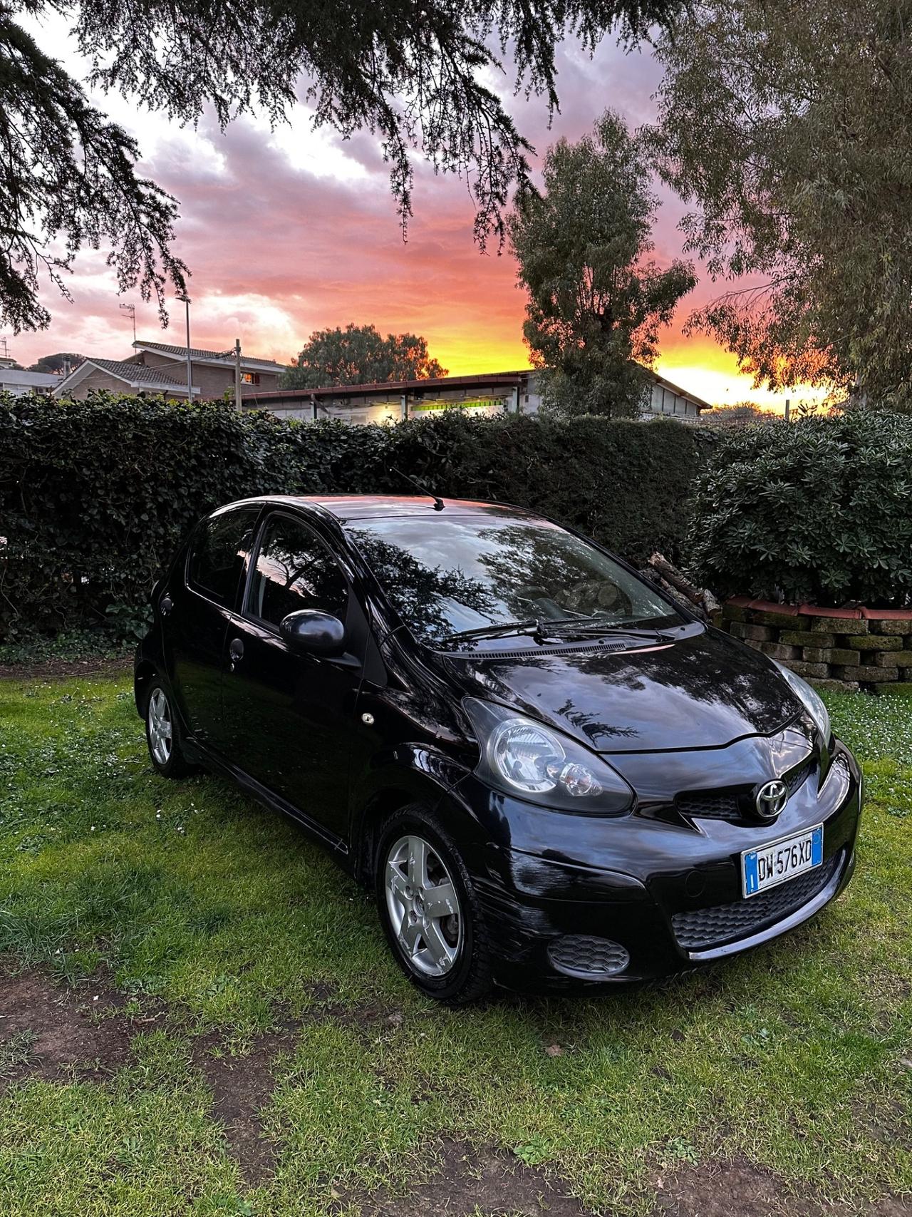 Toyota Aygo 1.0 12V VVT-i 5 porte Sol