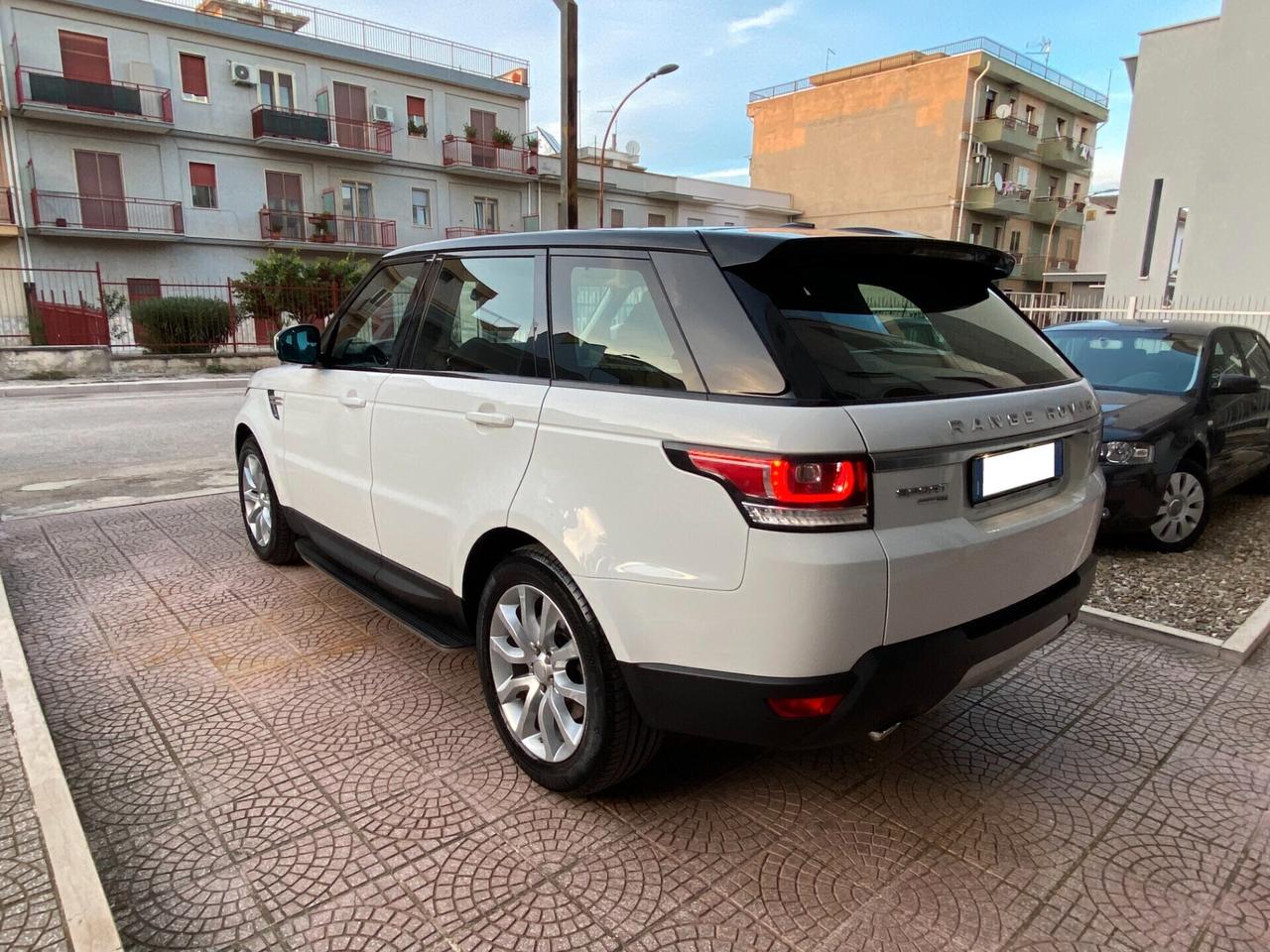 Land Rover Range Rover Sport 3.0 TDV6 HSE