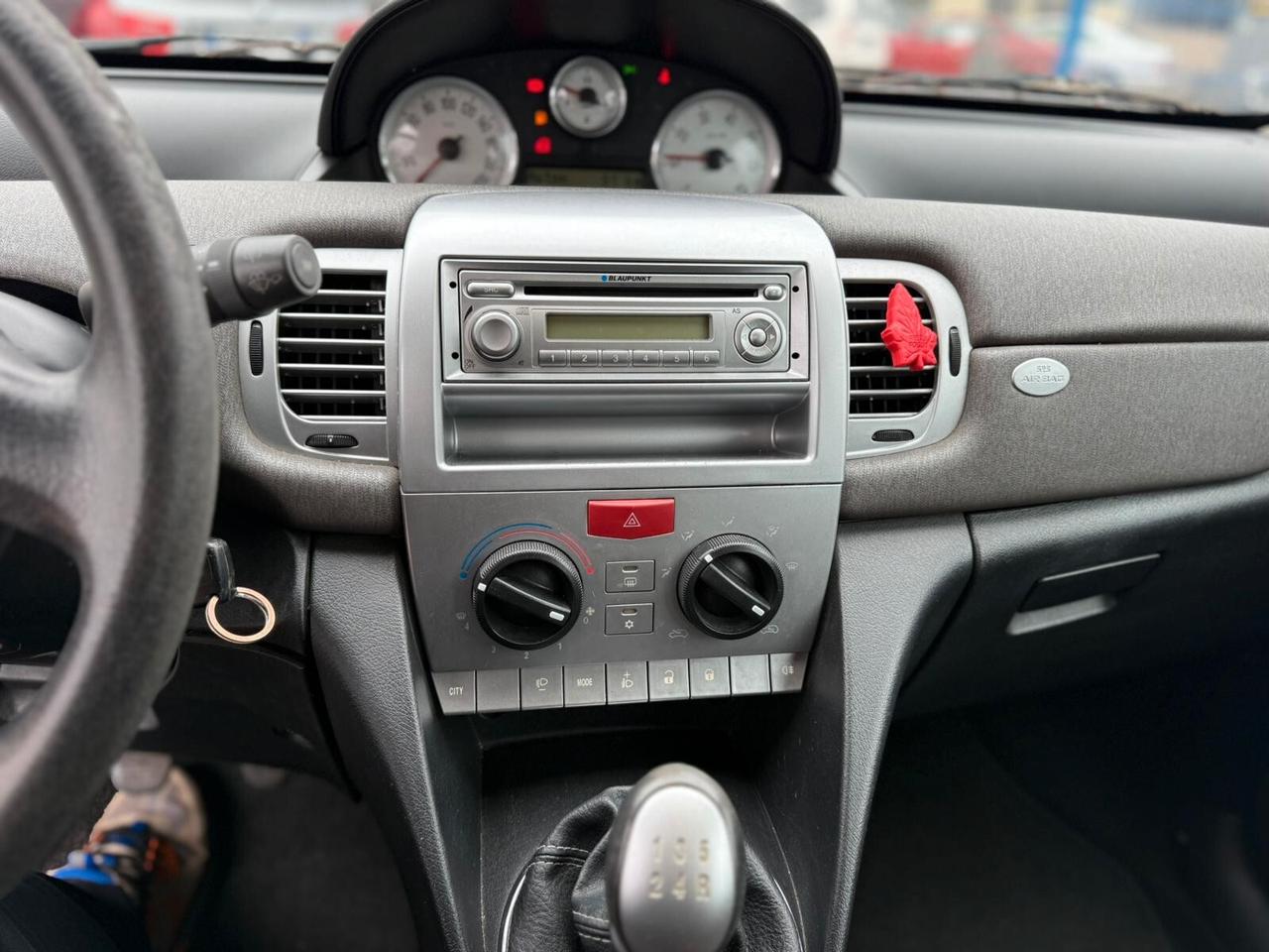 Lancia Ypsilon 1.2 69 CV Platinum