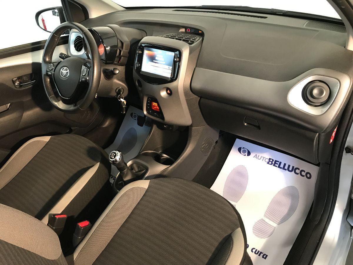 TOYOTA Aygo Connect 1.0 VVT-i 72 CV 5p. x-play