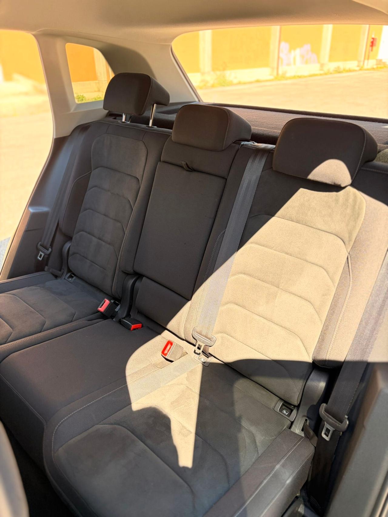 Volkswagen Tiguan 2.0 TDI R-line 4Motion - 150.000 KM -