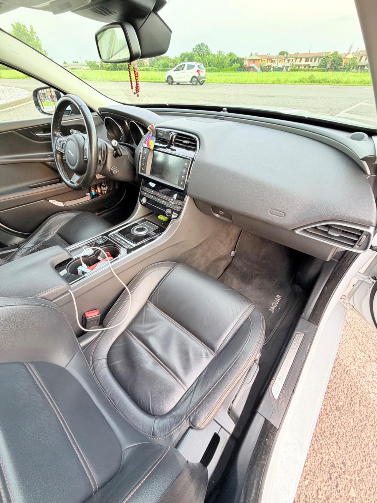 Jaguar XF 2.0 D 180 CV AWD aut. Portfolio