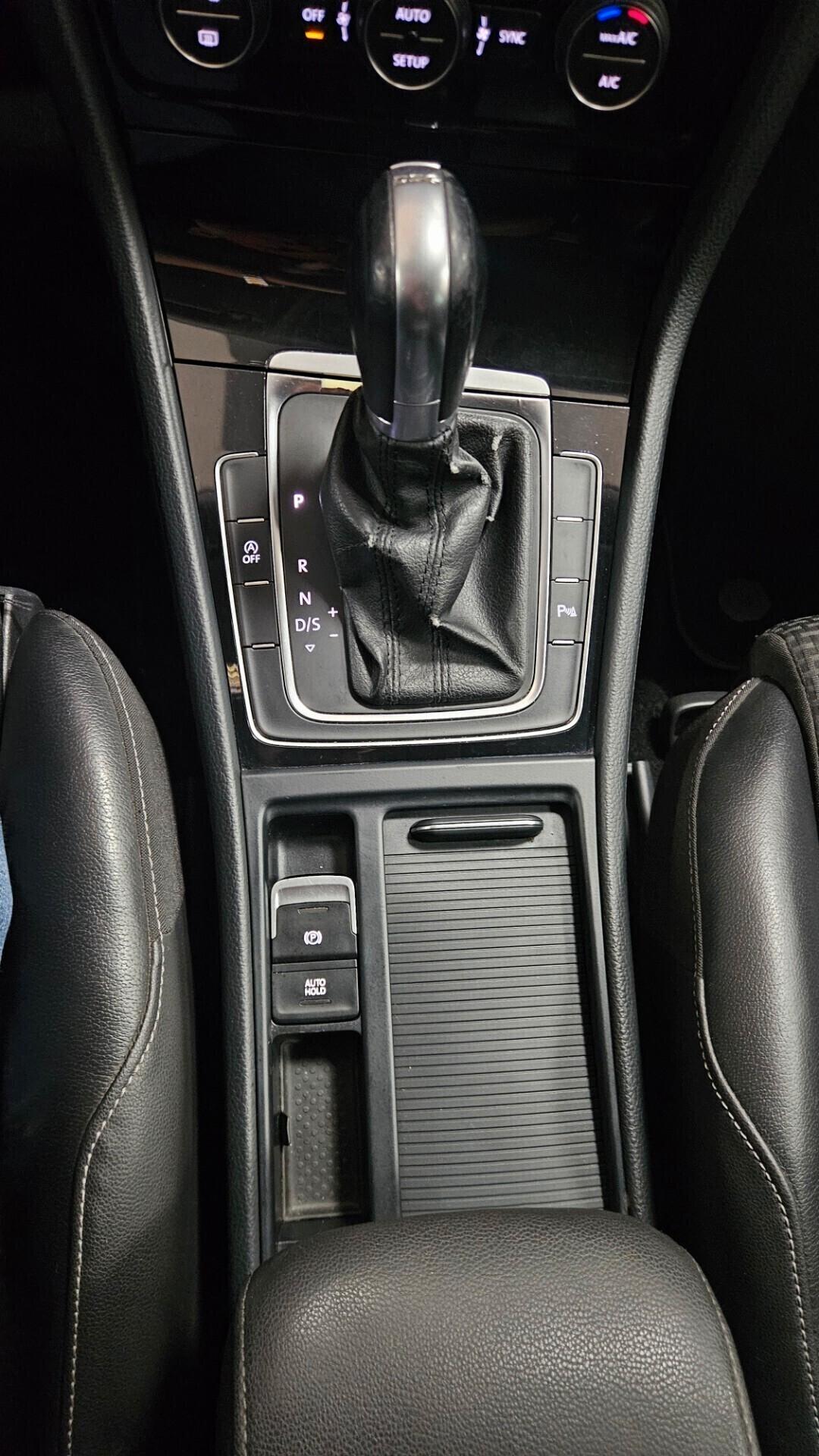 Volkswagen Golf 1.6 TDI DSG 5p. Highline BlueMotion Technology