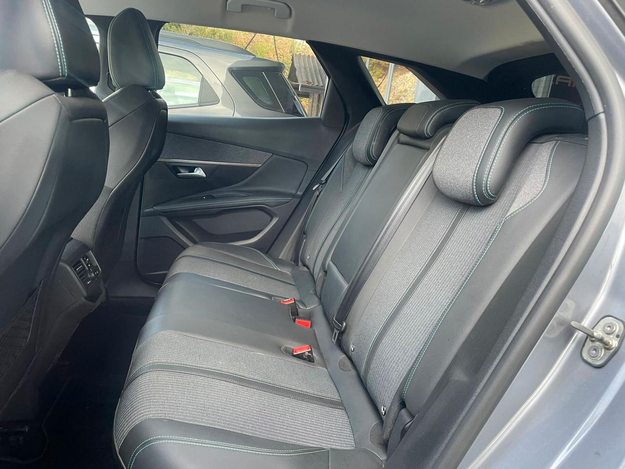 PEUGEOT 3008 1.5HDI ALLURE EAT8 130cv