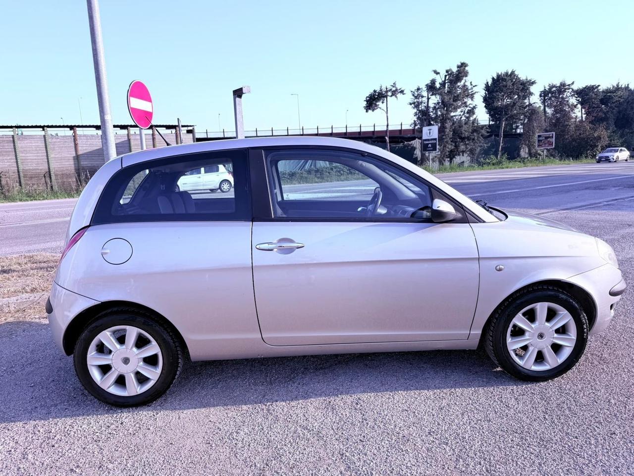 Lancia Ypsilon 1.2 16V Platino Ok neopatentati