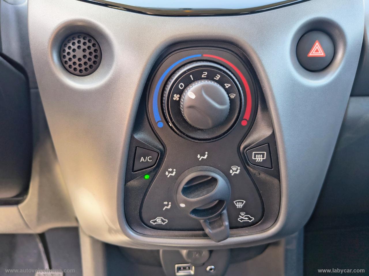 TOYOTA Aygo Connect 1.0 VVT-i 72CV 5p.x-bus.MMT