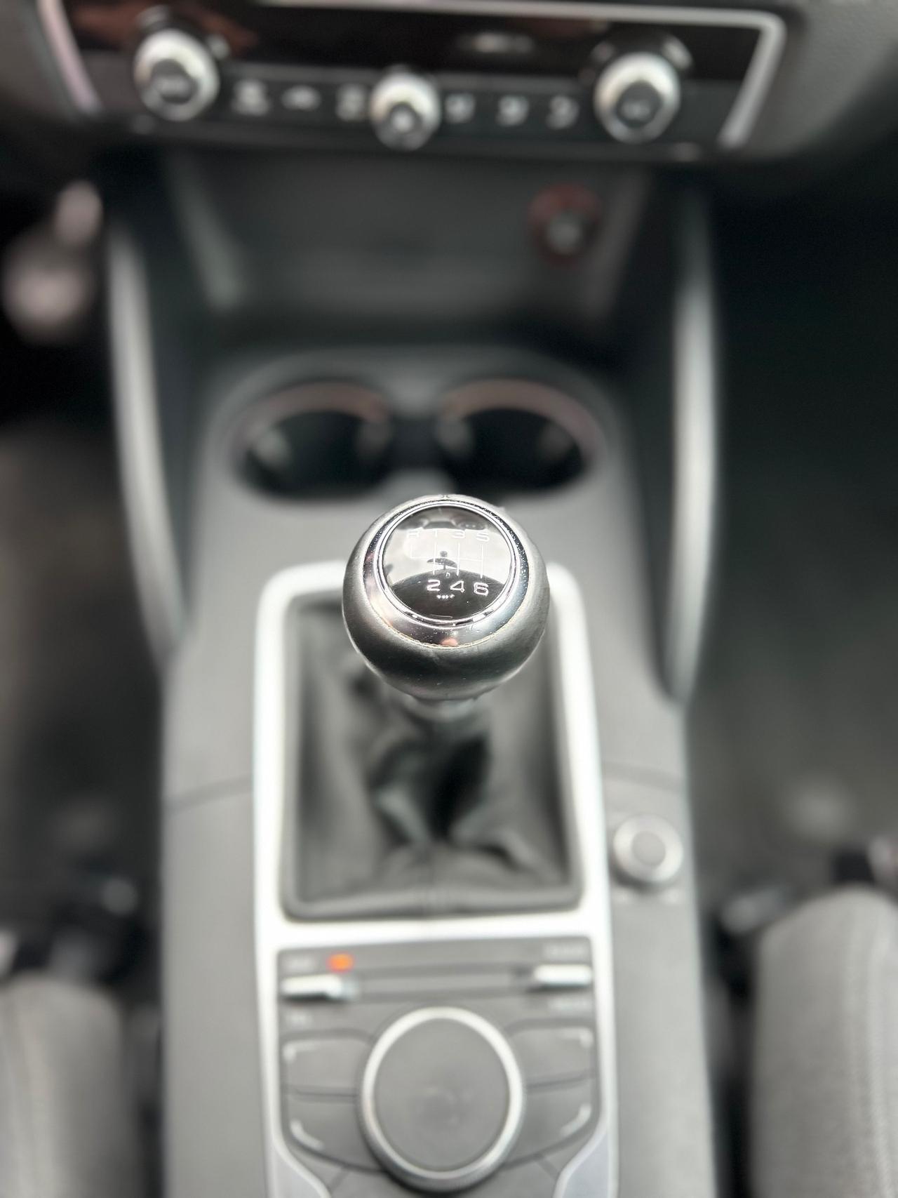 Audi A3 2.0 TDI 150cv sedan S-Line