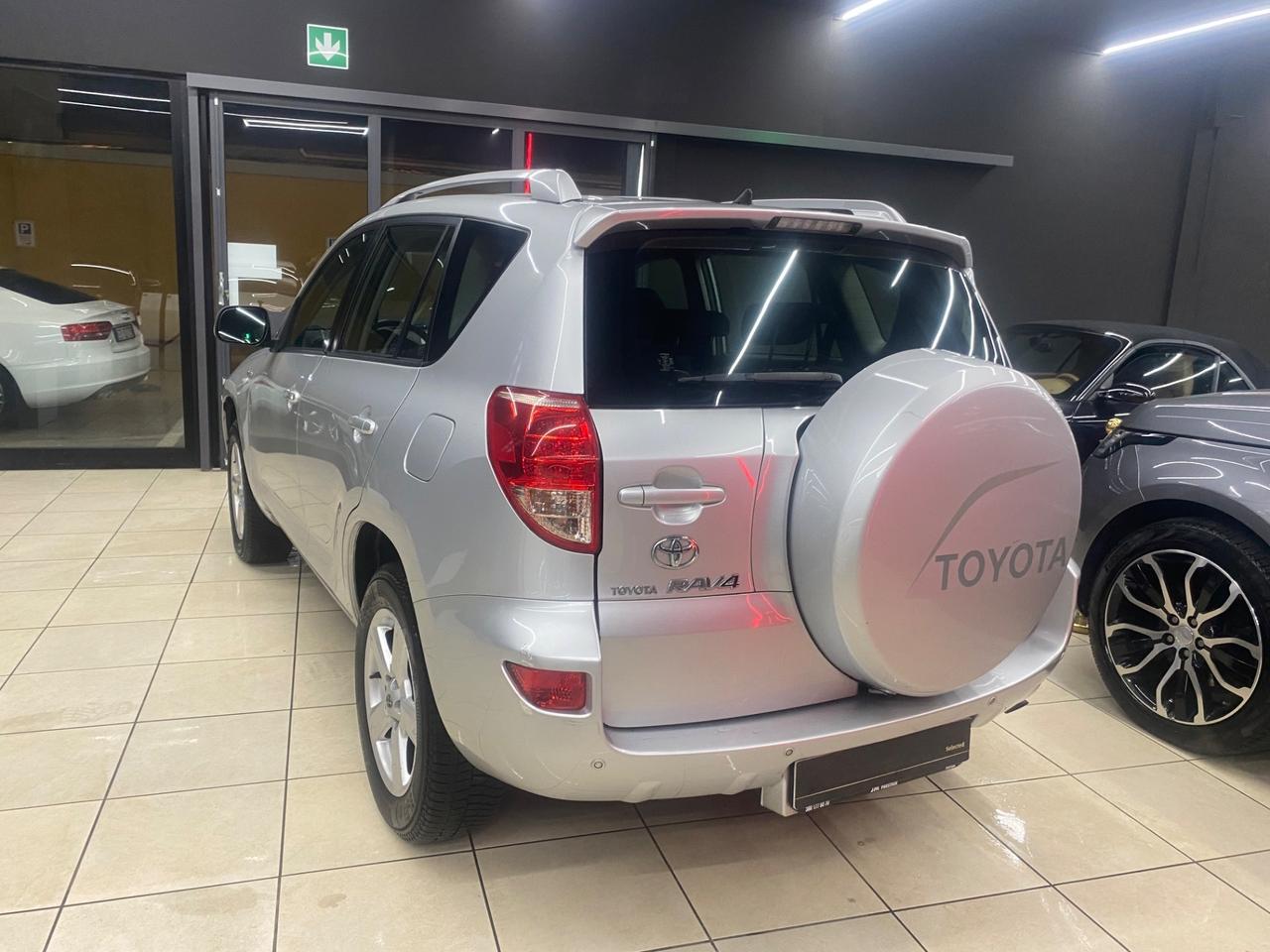 Toyota RAV4 2.2 D-4D 136 CV Luxury UNICO PROPRIETARIO